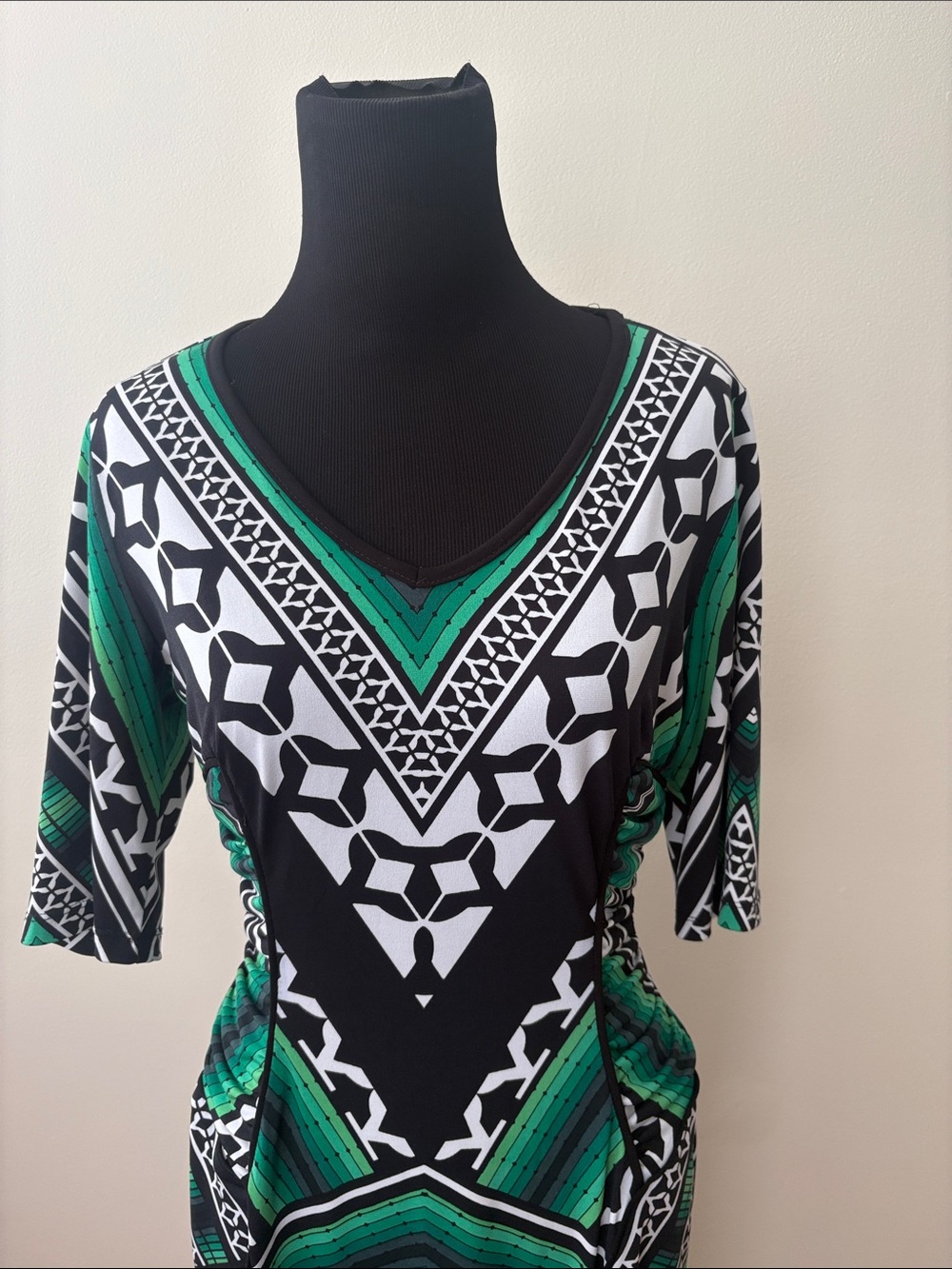 MSK Curve Enhancing Green Black Geometric V-Neck Women’s Dress Size Small - Picture 3 of 9